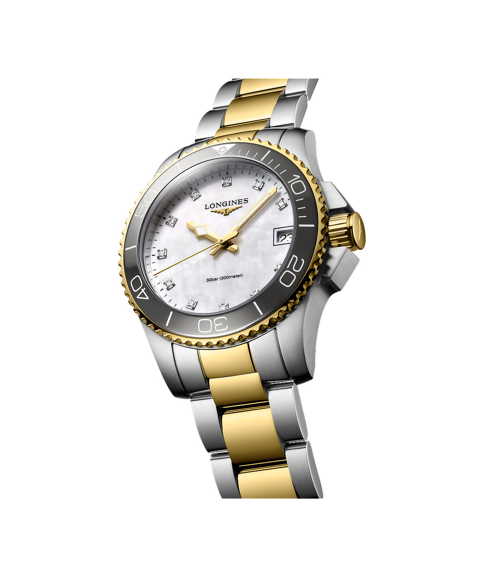Longines Hydroconquest 32mm Madreperla e Diamanti Lunetta Ceramica Acciaio Bicolore Giallo Quarzo L3.370.3.87.6 | 32 mm 37643 - Longines Hydroconquest 32mm Madreperla e Diamanti Lunetta Ceramica Acciaio Bicolore Giallo Quarzo