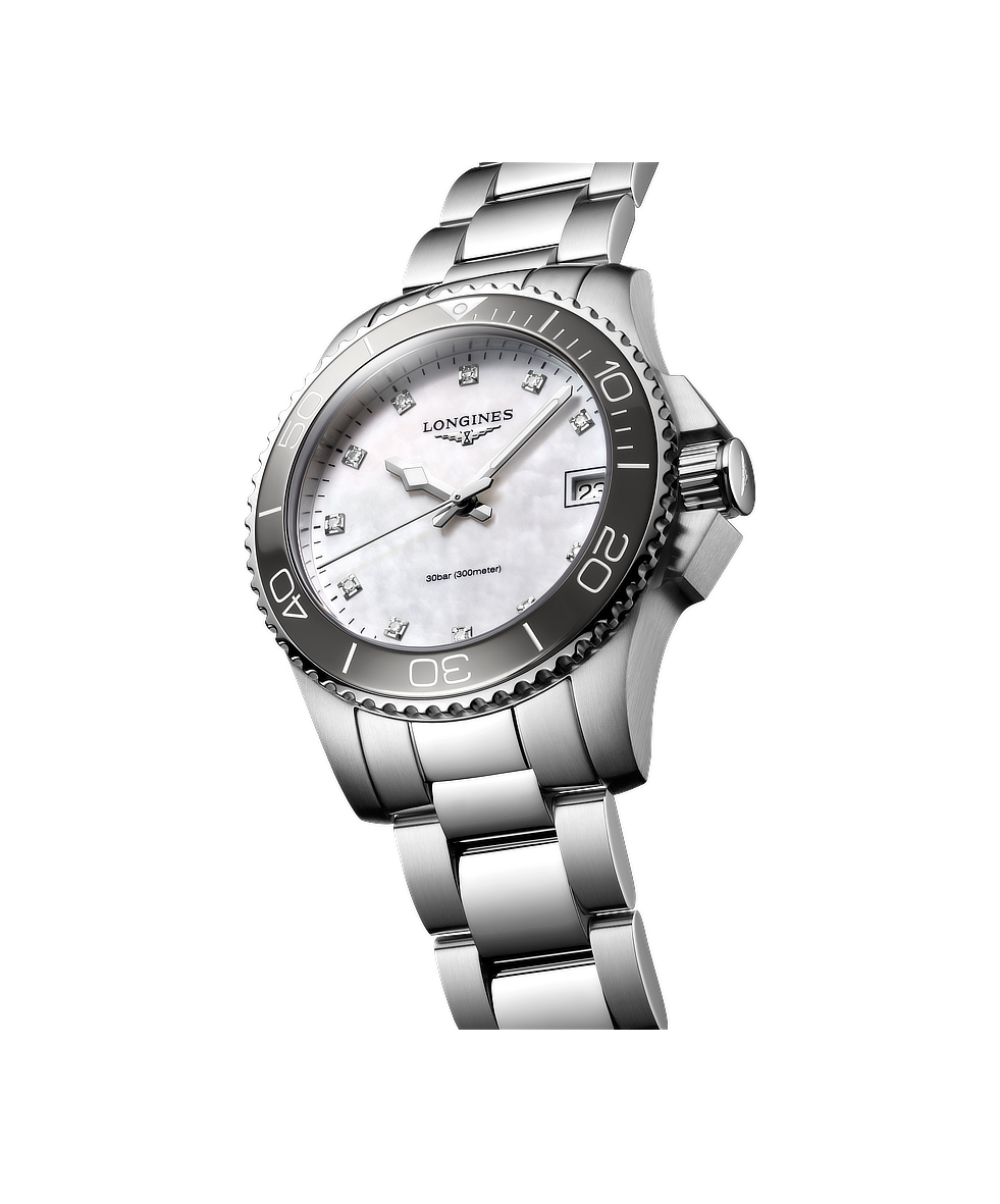 Longines Hydroconquest 32mm Madreperla e Diamanti Lunetta Ceramica Acciaio Quarzo L3.370.4.87.6 | 32 mm 37637 - Longines Hydroconquest 32mm Madreperla e Diamanti Lunetta Ceramica Acciaio Quarzo